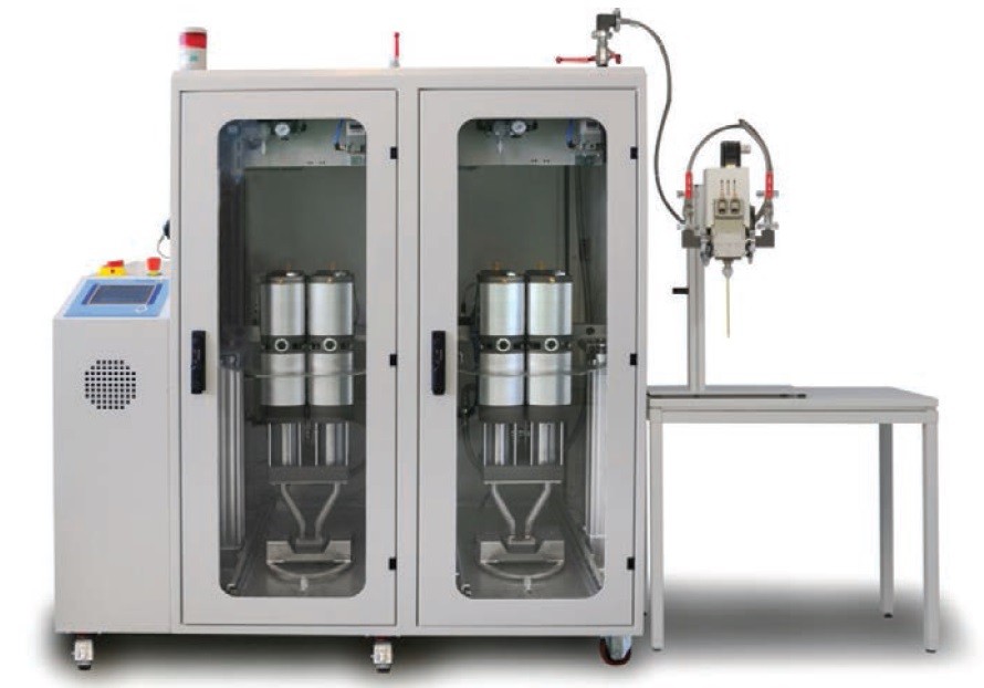 Obr. 3 Pracovní stanice (zásobník materiálu A280 + dávkovací hlava P016 výrobce Scheugenpflug AG)